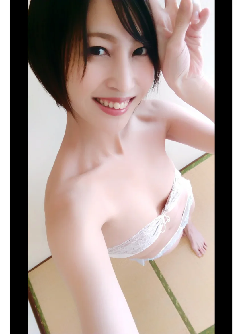 小柳歩 自撮り写真集 02 グラビア学園 【自撮り】お姉さんが優しい笑顔で何でもしてくれる？自撮り写真集！ 試し読み 6
