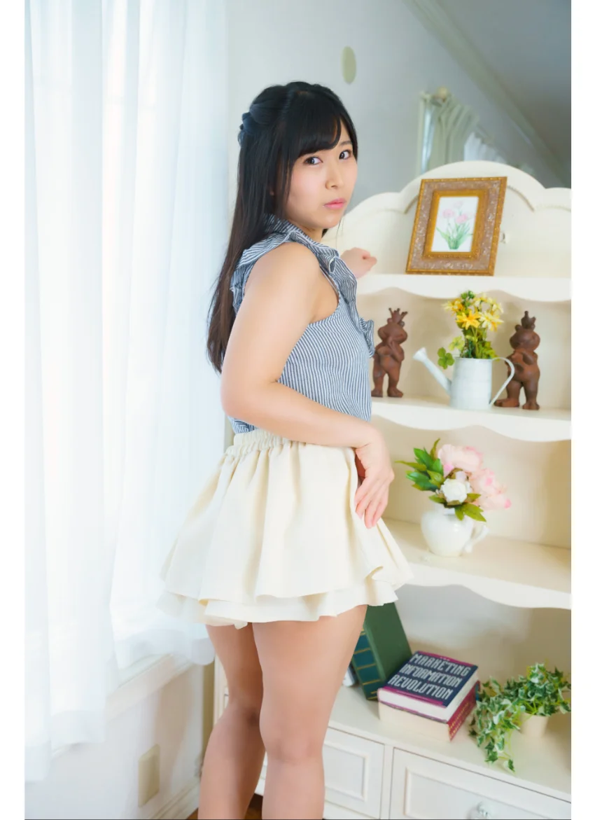 西村禮 キュロットのすきま グラビア学園 美大卒お姉さんはGカップだけどMなんだって！（赤面） 試し読み 5