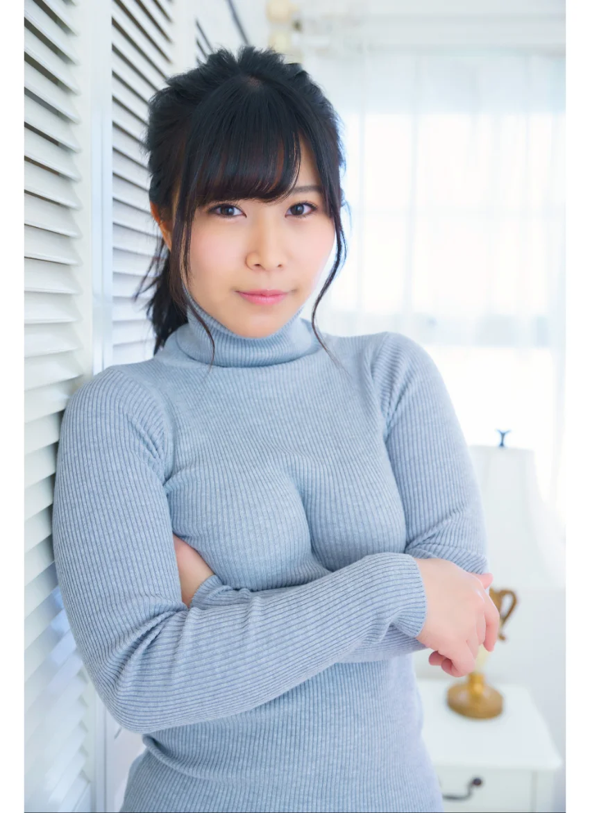 西村禮 柔らかニットワンピ【もみもみ禁止】 グラビア学園 美大卒お姉さんはGカップだけどMなんだって！（赤面） 試し読み 4