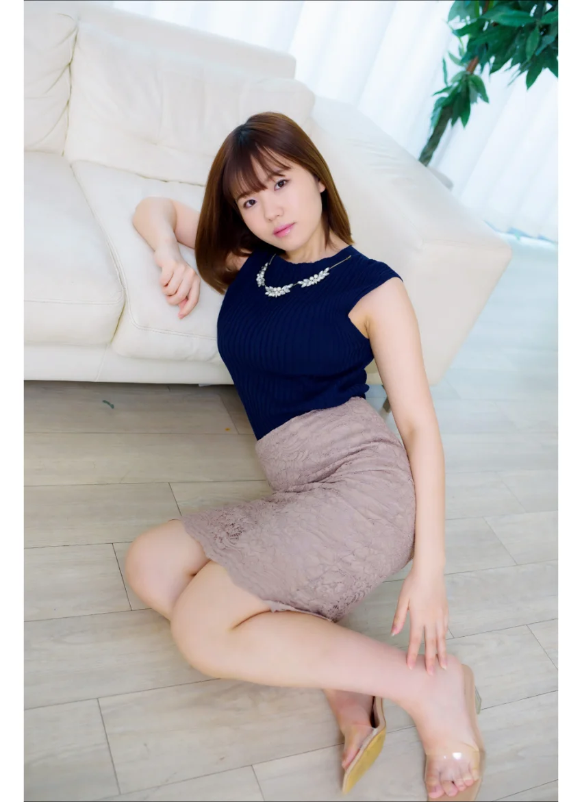 桜田なな 濡れた競泳水着 グラビア学園 現役女子大生むちむちお姉さんはGカップ！ 試し読み 8