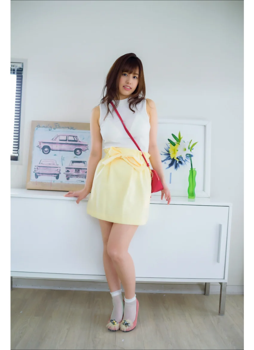 小山玲奈 パイすらニット【Gカップ】 グラビア学園 ハーフ顔の柔らかGカップが近寄ってくる！？ 試し読み 2