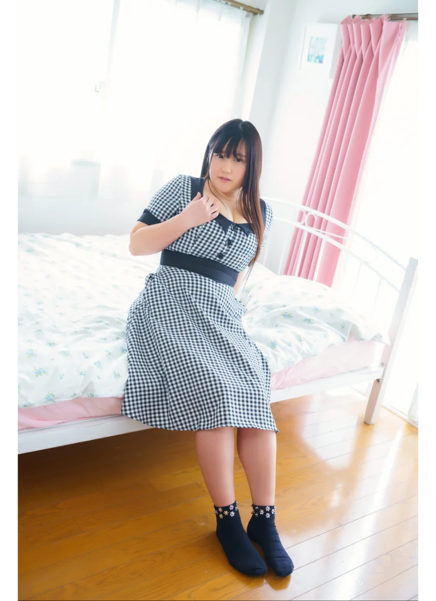 伊藤ミライ ミライコンプリート！！ グラビア学園 やわらかな奇跡のロリ巨乳に浸りきる写真集3冊＋αの超お買い得版！！ 試し読み 6
