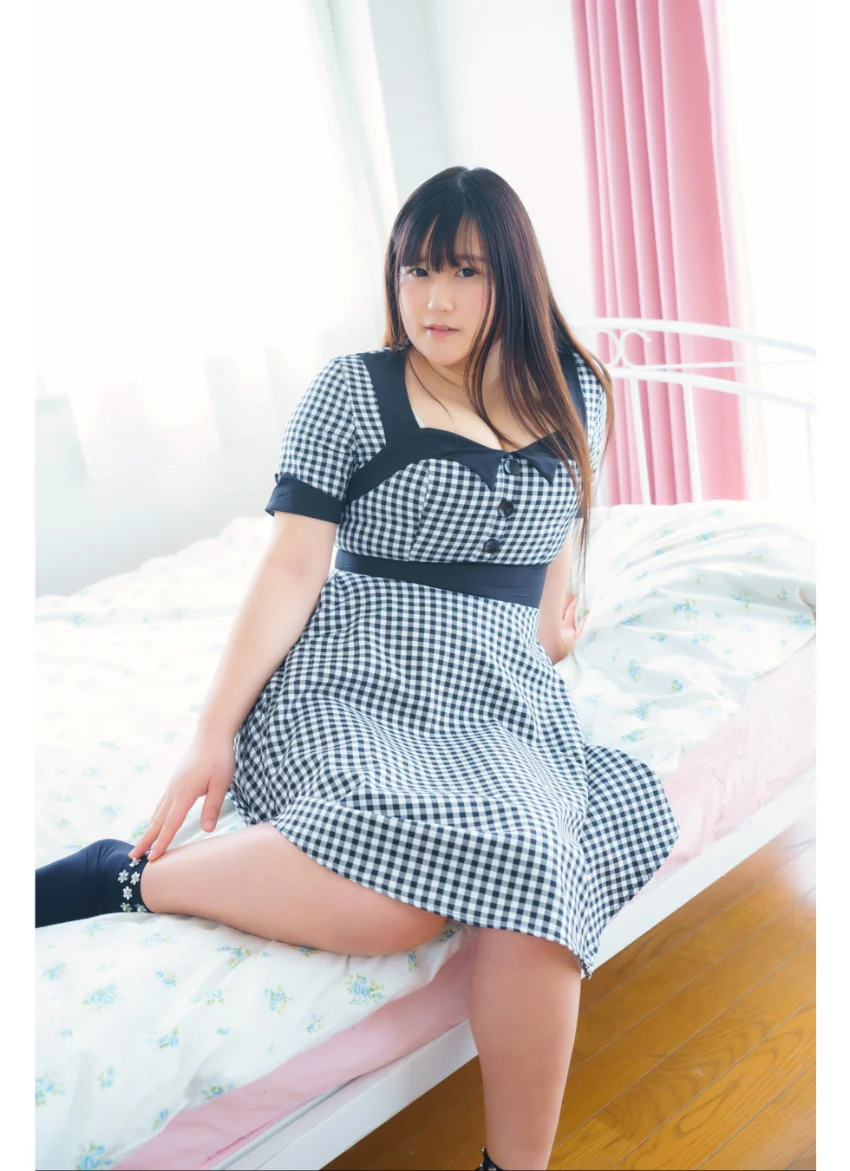 伊藤ミライ ミライコンプリート！！ グラビア学園 やわらかな奇跡のロリ巨乳に浸りきる写真集3冊＋αの超お買い得版！！ 試し読み 8