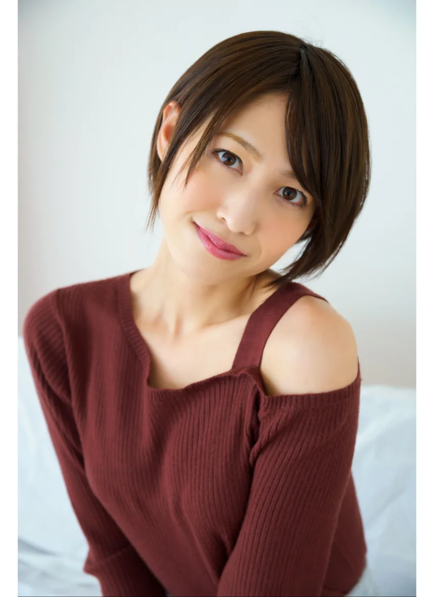 小柳歩 あゆにゃんコンプリート！！ 2 グラビア学園 お姉さんが優しい笑顔で何でもしてくれる？写真集3冊＋αの超お買い得版！！ 試し読み 11