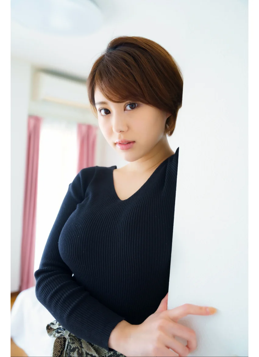 山本ゆう YUUコンプリート！！ 2 グラビア学園 ショートカットHカップ神ボディを崇め祀る写真集3冊＋αの超お買い得版！！ 試し読み 5