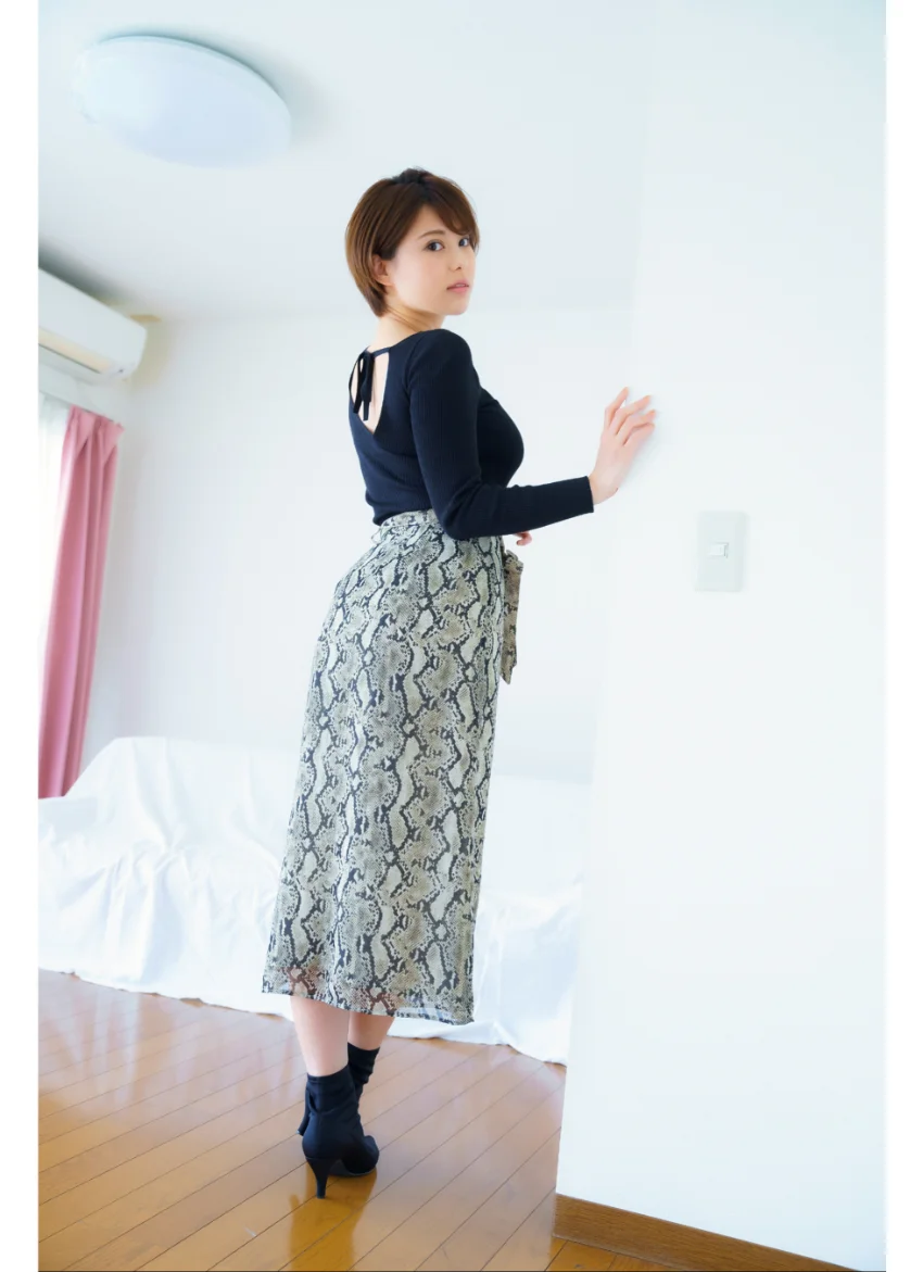 山本ゆう YUUコンプリート！！ 2 グラビア学園 ショートカットHカップ神ボディを崇め祀る写真集3冊＋αの超お買い得版！！ 試し読み 6