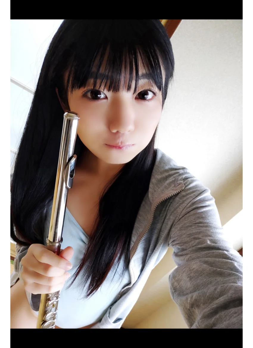 石井ひなこ 自撮り写真集 グラビア学園 【自撮り】初めてのグラビア撮影！絶対音感少女は何を奏でる？ 試し読み 4