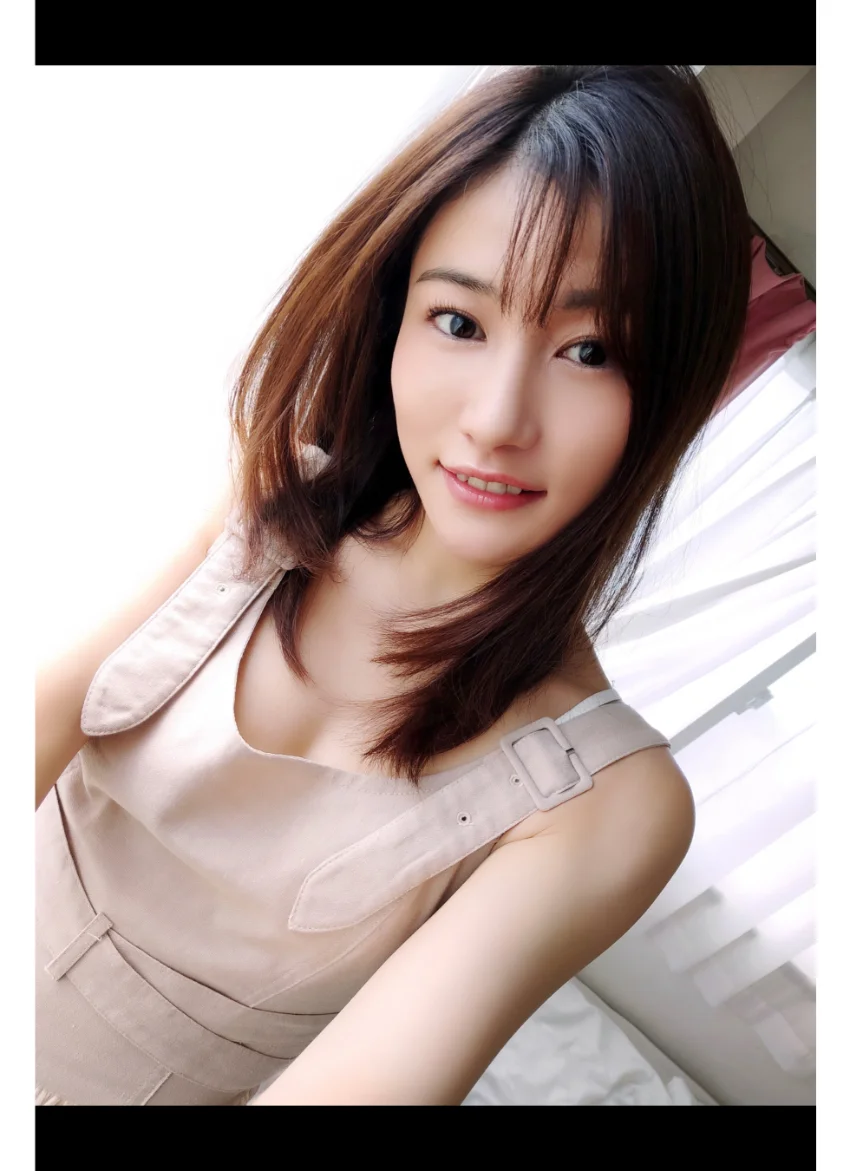 江藤彩也香 自撮り写真集 グラビア学園 【自撮り】噂の超美人が濃密に接近してきたあ！昇天必至！？ 試し読み 3