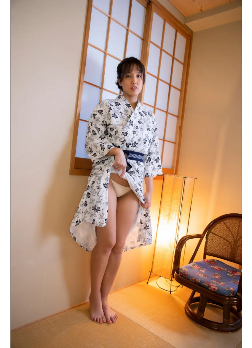 日里麻美 温泉浴衣＆眼帯ビキニ グラビア学園 35歳の可愛らしいHカップ爆乳に溺れたい！ 試し読み 6