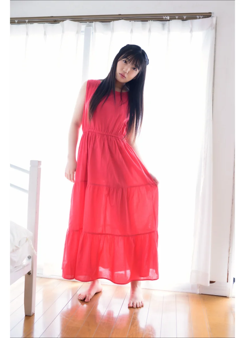 石井ひなこ ひなコンプリート！！ グラビア学園 写真集3冊＋αの超お買い得版！！初めてのグラビア撮影！絶対音感少女は何を奏でる？ 試し読み 2