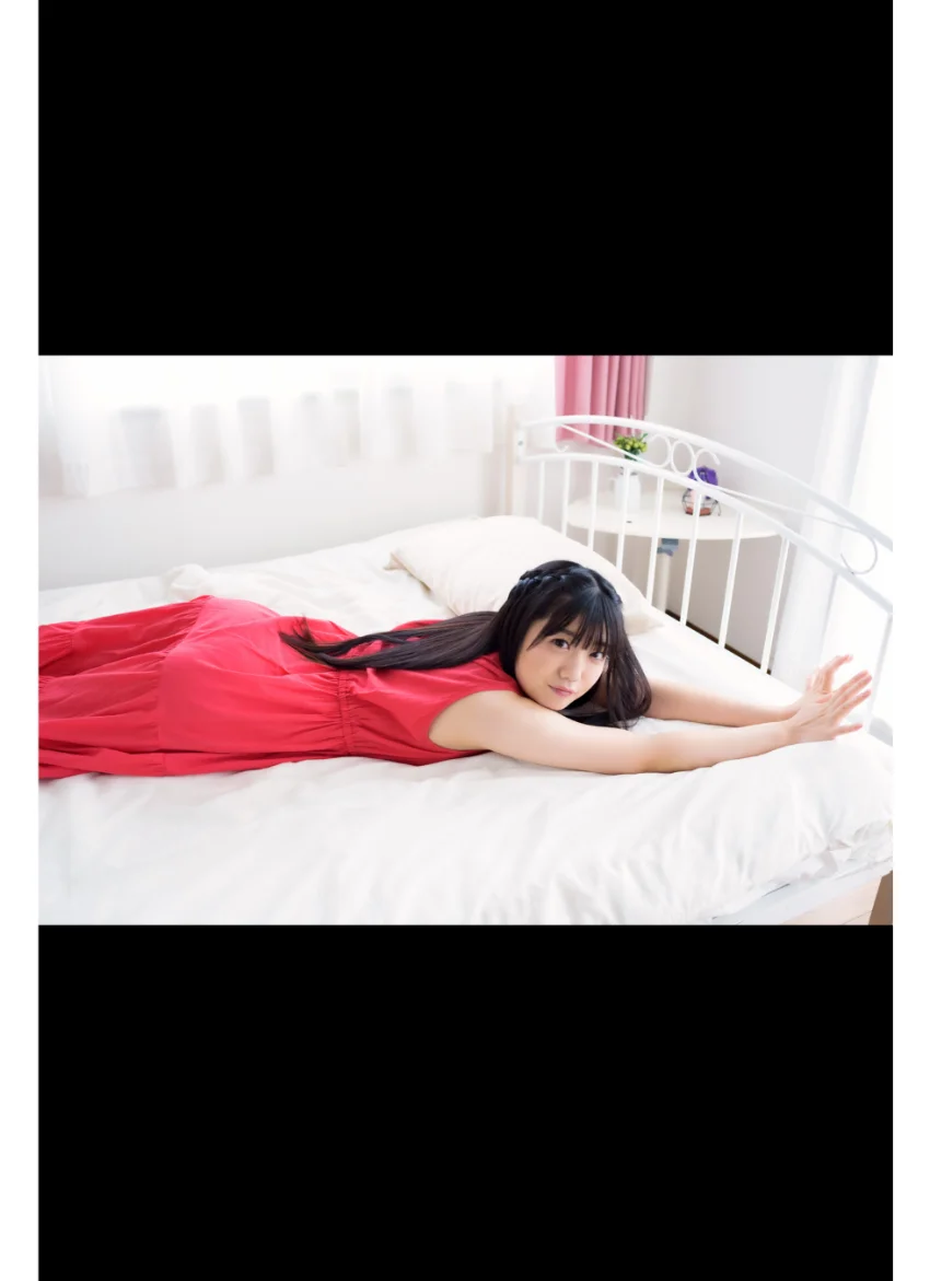石井ひなこ ひなコンプリート！！ グラビア学園 写真集3冊＋αの超お買い得版！！初めてのグラビア撮影！絶対音感少女は何を奏でる？ 試し読み 12