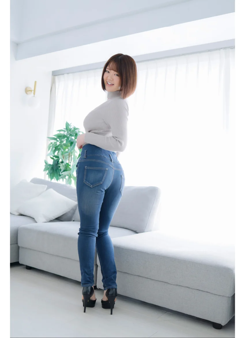 山岸楓 私服ニット＆スキニーパンツ グラビア学園 98cmIカップ×くびれたウエスト！完璧ボディが笑顔で迫る！ 試し読み 3
