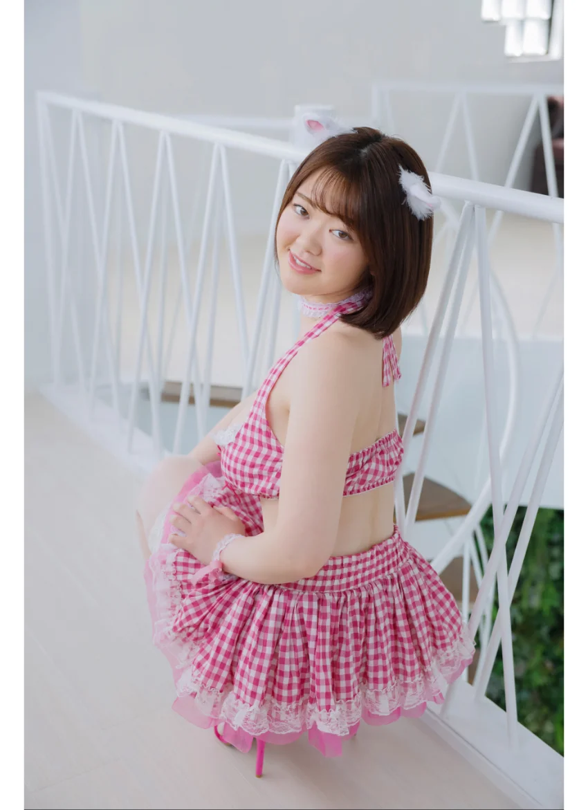 山岸楓 猫耳メイド＆白ニーソ グラビア学園 98cmIカップ×くびれたウエスト！完璧ボディが笑顔で迫る！ 試し読み 8