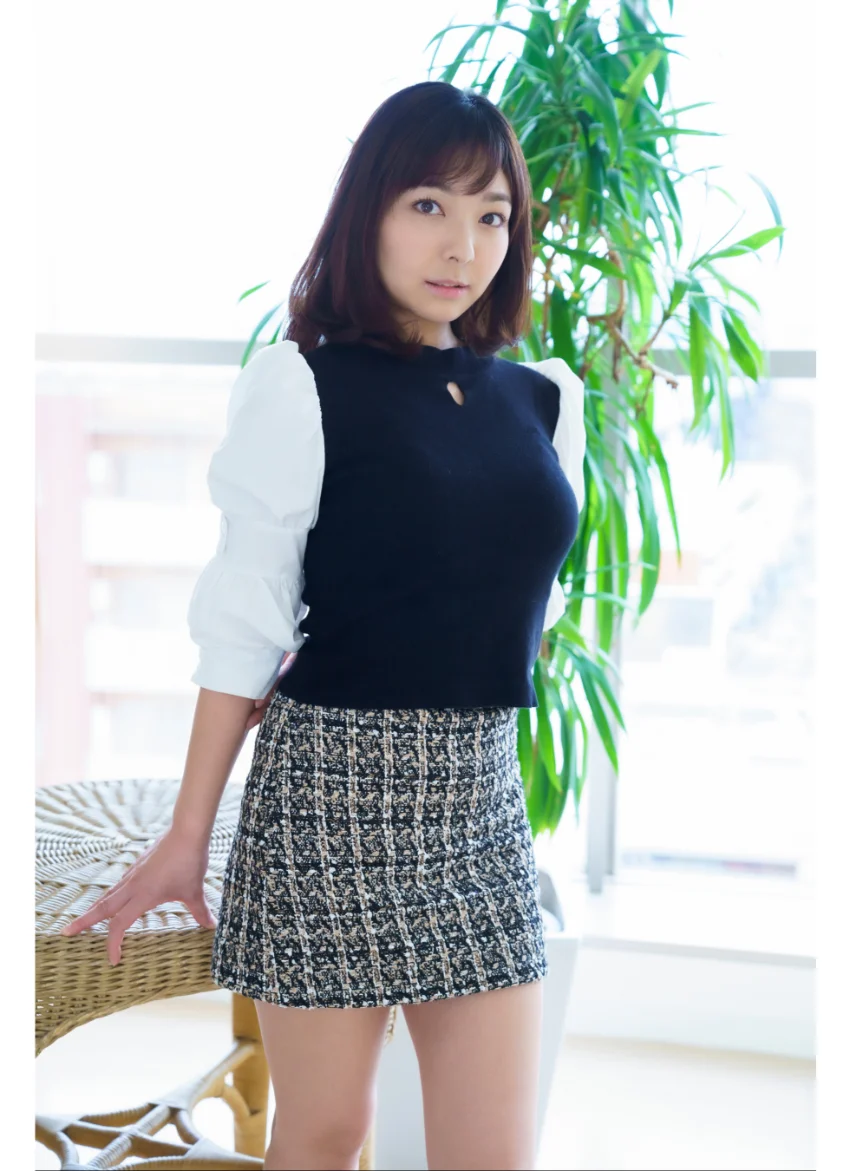 南里 Gカップおねえさんコンプリート！！ グラビア学園 写真集3冊＋αの超お買い得版！！すぐ何でも信じちゃうような無垢な女の子のむっちりしたカラダ！ 試し読み 13