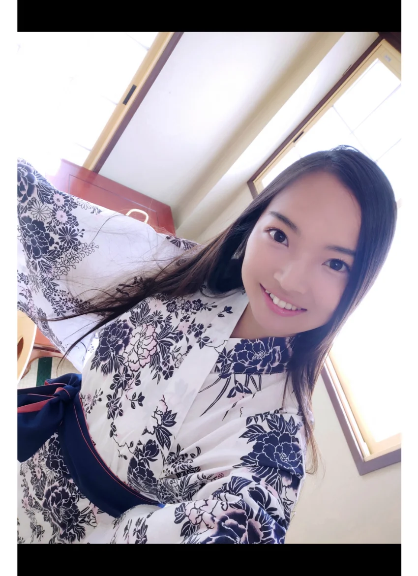 内藤有紗 自撮り写真集 グラビア学園 【自撮り】Hカップ柔らか爆乳はカタチ良し！触り心地もきっと二重丸！ 試し読み 2