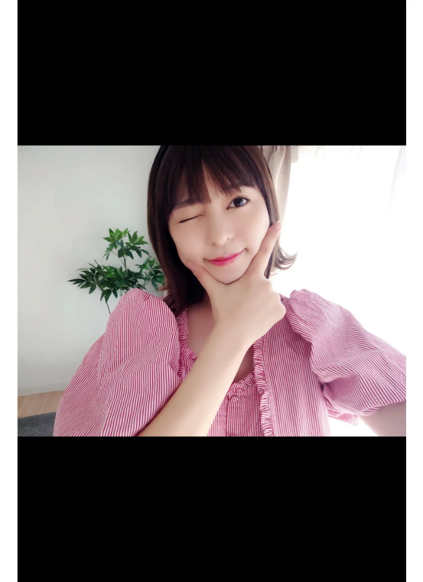 稲岡志織 自撮り写真集 グラビア学園 【自撮り】オタクな彼女が実はGカップだったという嬉しい誤算！？ 試し読み 3