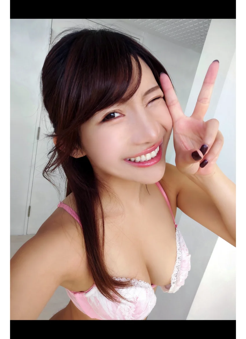 琴井ありさ 自撮り写真集 グラビア学園 【自撮り】抱きたいグラドルNo.1のお姉さんが特別に見せてくれるって！？ 試し読み 8