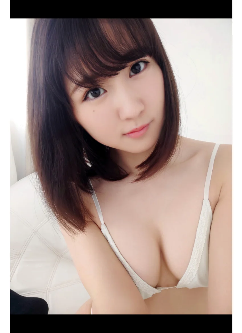 桜庭笑 自撮り写真集 グラビア学園 【自撮り】グラビア1年生そよ風のような素人感は今だけ！？ 試し読み 5