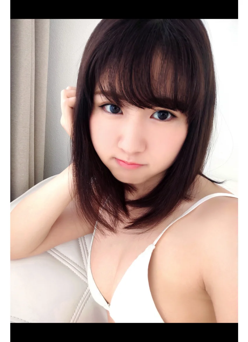 桜庭笑 自撮り写真集 グラビア学園 【自撮り】グラビア1年生そよ風のような素人感は今だけ！？ 試し読み 6