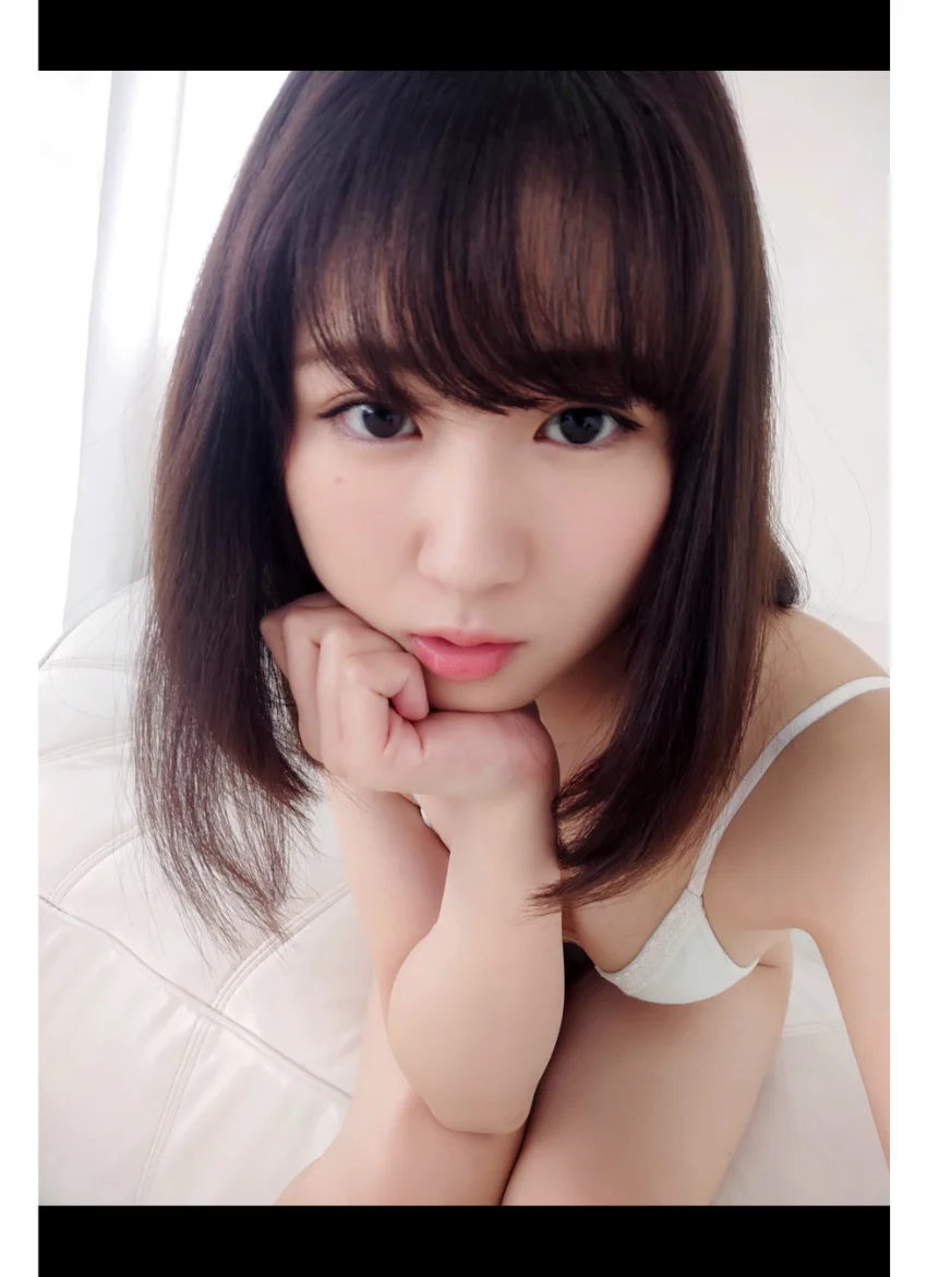 桜庭笑 自撮り写真集 グラビア学園 【自撮り】グラビア1年生そよ風のような素人感は今だけ！？ 試し読み 8