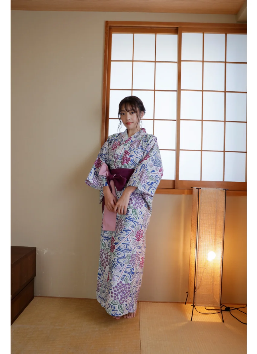 石川あんな 競泳水着と温泉浴衣 グラビア学園 色っぽい美人さん！でらいい女が帰って来たぜ！！ 試し読み 2