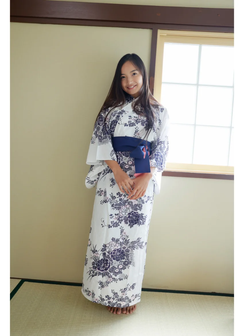 内藤有紗 アリリンコンプリート！！ グラビア学園 写真集3冊＋αの超お買い得版！！ 常夏色のキレイなお姉さんとするなら何ゴッコがいい？ 試し読み 2