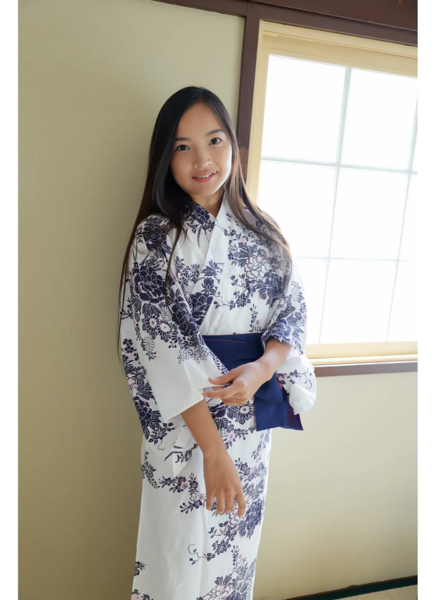 内藤有紗 アリリンコンプリート！！ グラビア学園 写真集3冊＋αの超お買い得版！！ 常夏色のキレイなお姉さんとするなら何ゴッコがいい？ 試し読み 3