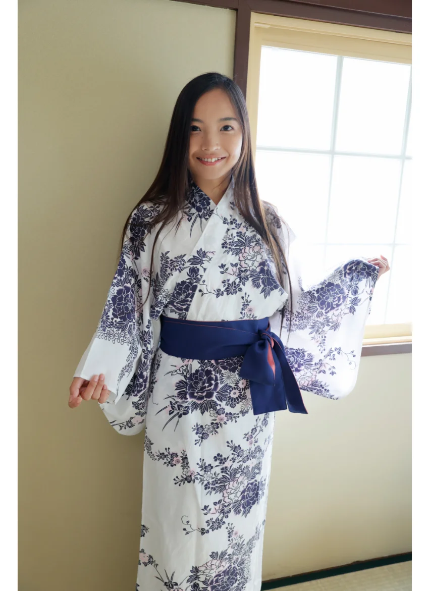 内藤有紗 アリリンコンプリート！！ グラビア学園 写真集3冊＋αの超お買い得版！！ 常夏色のキレイなお姉さんとするなら何ゴッコがいい？ 試し読み 4