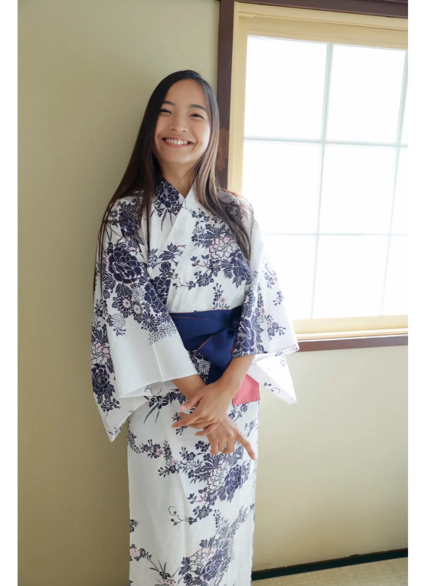 内藤有紗 アリリンコンプリート！！ グラビア学園 写真集3冊＋αの超お買い得版！！ 常夏色のキレイなお姉さんとするなら何ゴッコがいい？ 試し読み 5