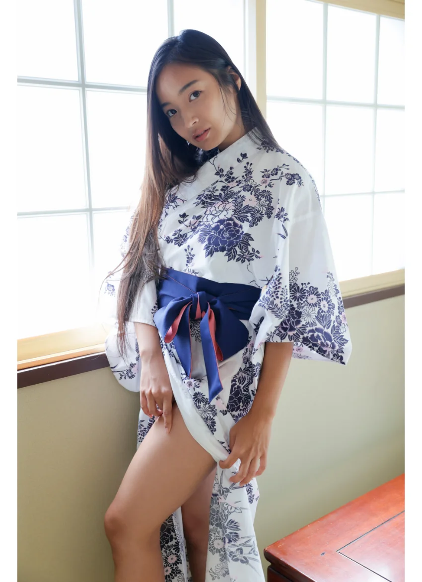 内藤有紗 アリリンコンプリート！！ グラビア学園 写真集3冊＋αの超お買い得版！！ 常夏色のキレイなお姉さんとするなら何ゴッコがいい？ 試し読み 12