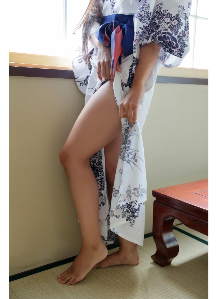 内藤有紗 アリリンコンプリート！！ グラビア学園 写真集3冊＋αの超お買い得版！！ 常夏色のキレイなお姉さんとするなら何ゴッコがいい？ 試し読み 13