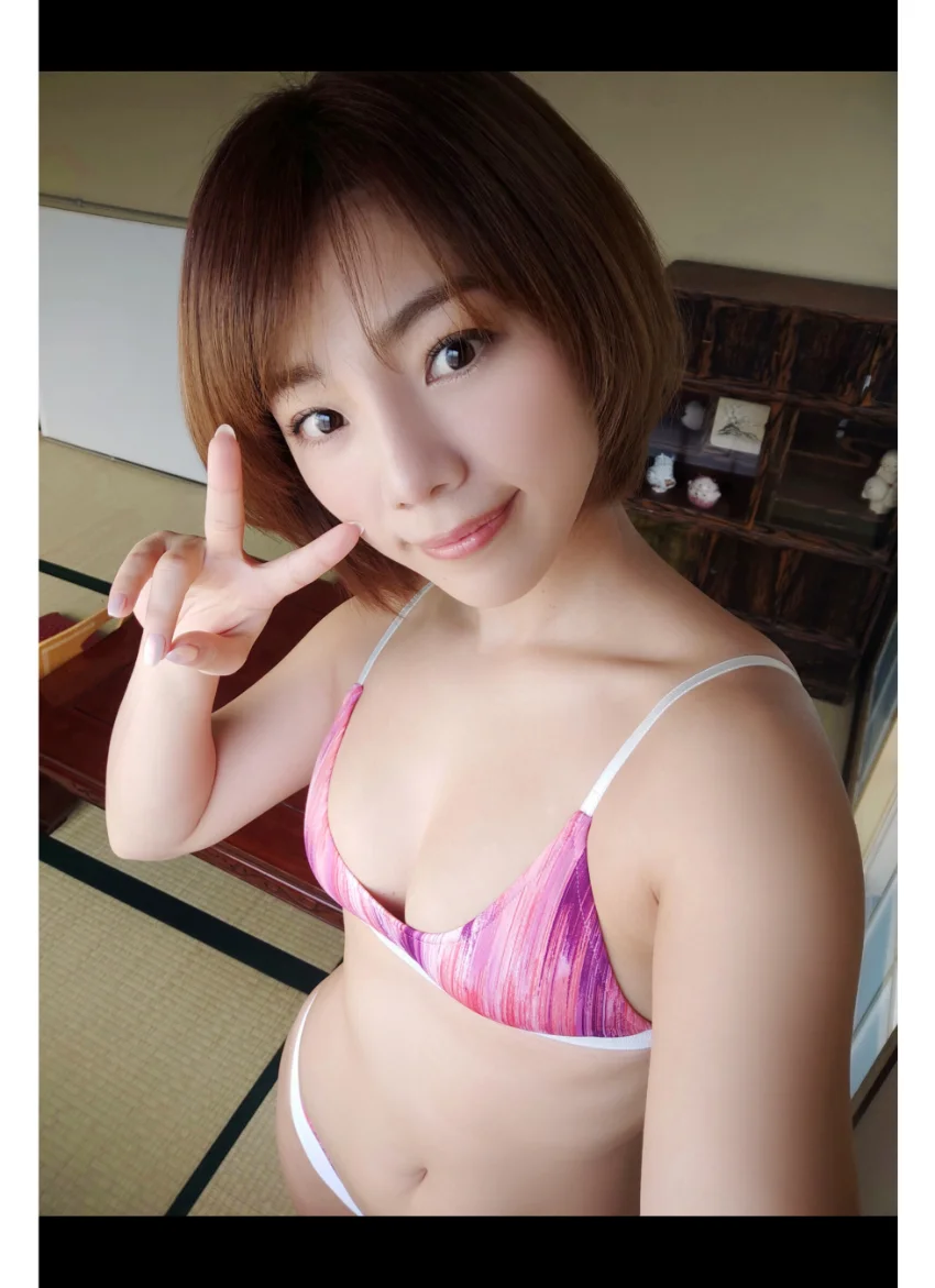 大川成美 自撮り写真集 02 グラビア学園 【自撮り】その潤んだ瞳は全てを優しく包み込んで。。。 試し読み 4