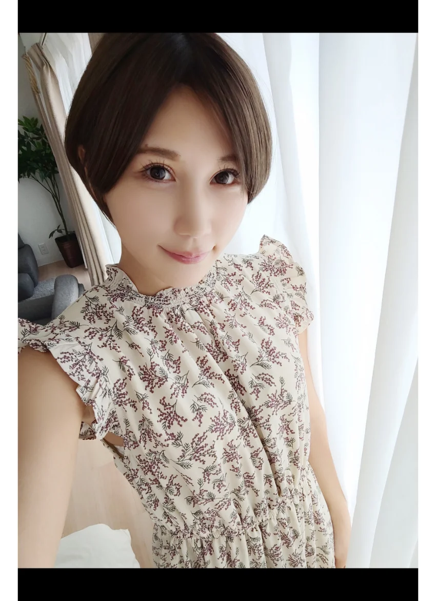 朝比奈りる 自撮り写真集 グラビア学園 【自撮り】りるは優しくてイイ子だから何でもしてくれちゃう！？ 試し読み 5