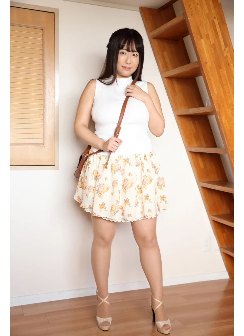 水樹たま 部屋着＆OLニット＆パンスト グラビア学園 超強爆乳＆轟絶巨尻を体感せよ！ 試し読み 2