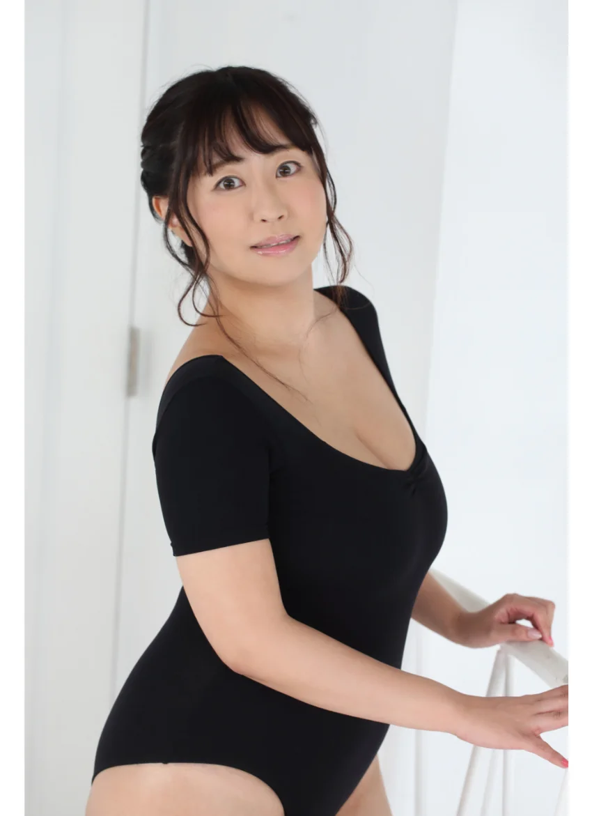 水樹たま 競泳水着＆レオタード グラビア学園 超強爆乳＆轟絶巨尻を体感せよ！ 試し読み 7