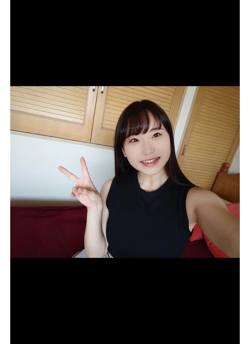 塩江ゆう 自撮り写真集 グラビア学園 【自撮り】おしゃべり好きの生保レディは100cmHカップ！！ 試し読み 2