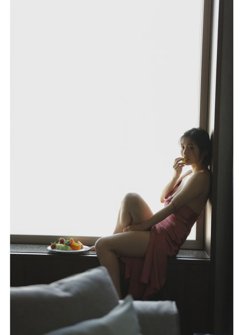 高橋凛「Iカップ美女と、スイートルームで。」vol.1 FRIDAYデジタル写真集 試し読み 4