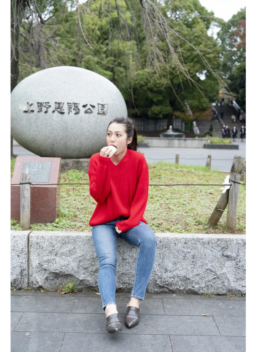 佐藤あいり「スポットライトに照らされて」FRIDAYデジタル写真集 試し読み 5