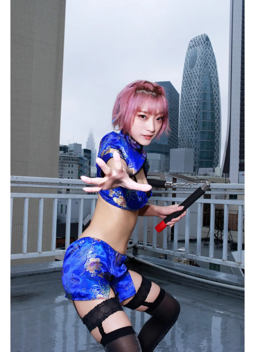 火将ロシエルが水着でカンフー＆DJ ヤンマガデジタル写真集 試し読み 2