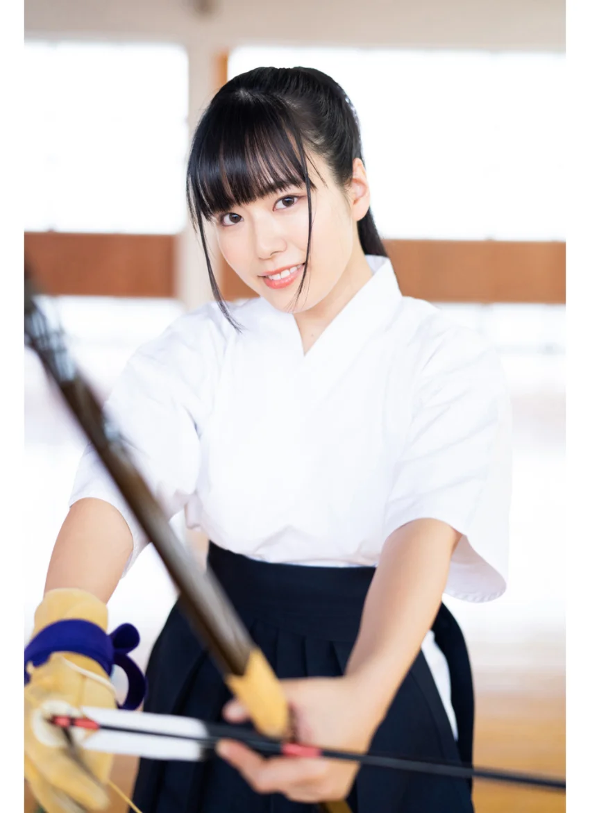 東雲うみが水着で弓道＆大道芸 ヤンマガデジタル写真集 試し読み 2