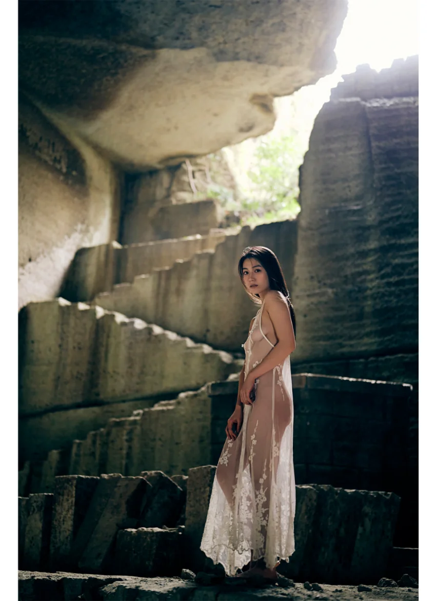 佐藤あいり写真集『Prima donna スペシャルEdition vol.1』 FRIDAYデジタル写真集 試し読み 2