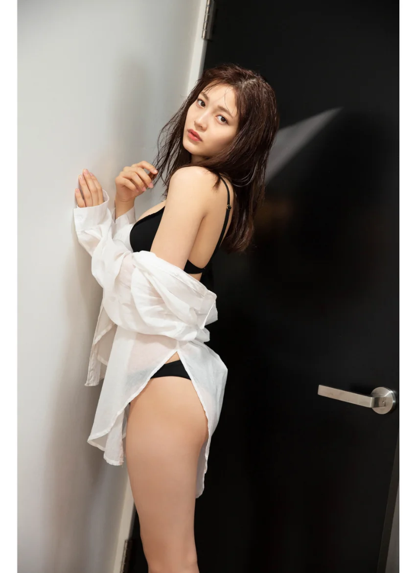 黒嵜菜々子 グラビアちゃんはバズりたい 4 ヤンマガデジタル写真集 試し読み 3