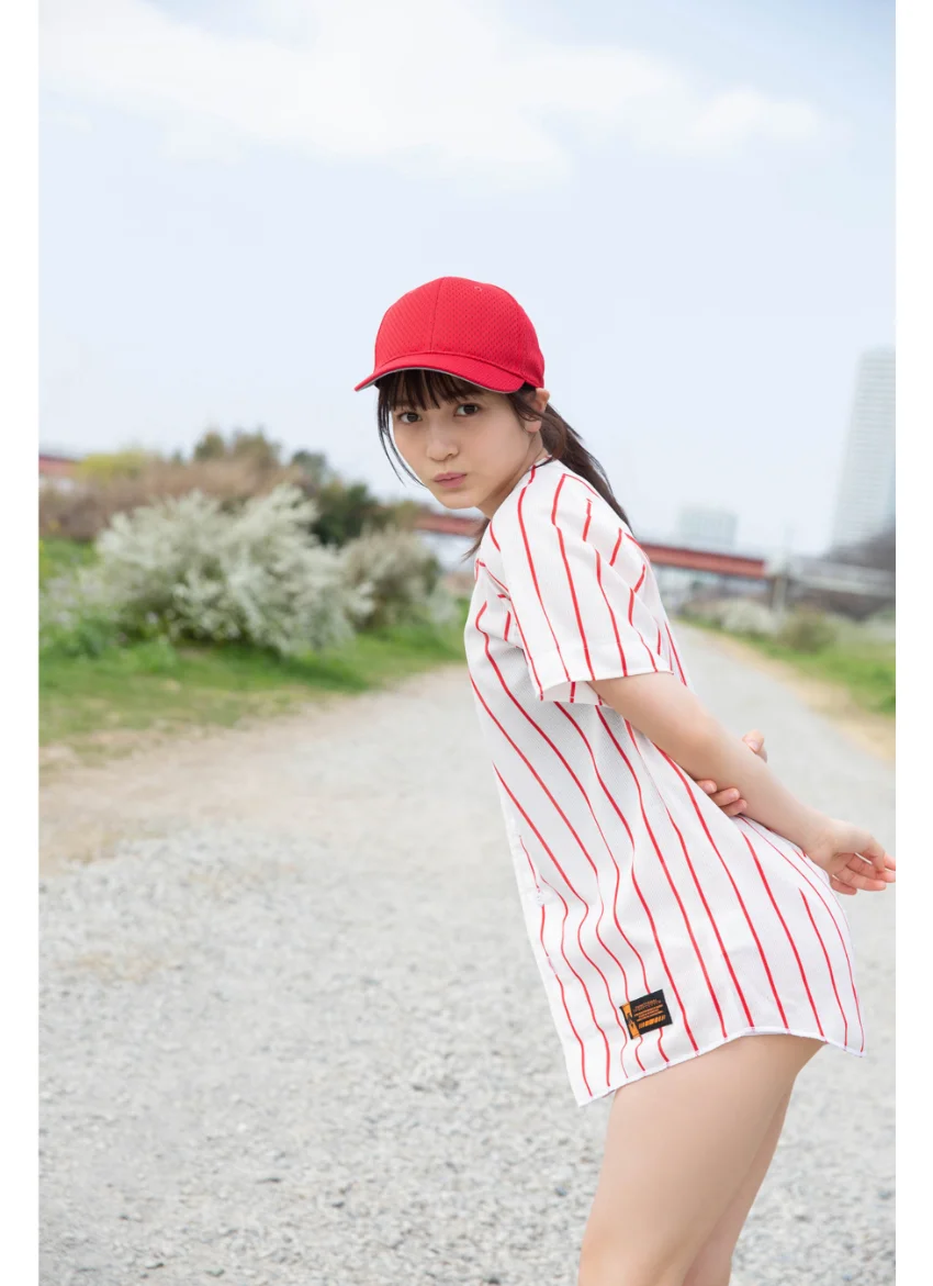 黒嵜菜々子 グラビアちゃんはバズりたい 2 ヤンマガデジタル写真集 試し読み 4