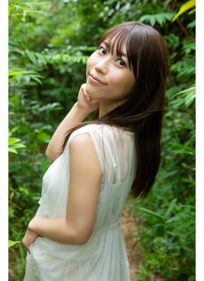 伊織いお グラビアちゃんはバズリたい 2 ヤンマガデジタル写真集 試し読み 2