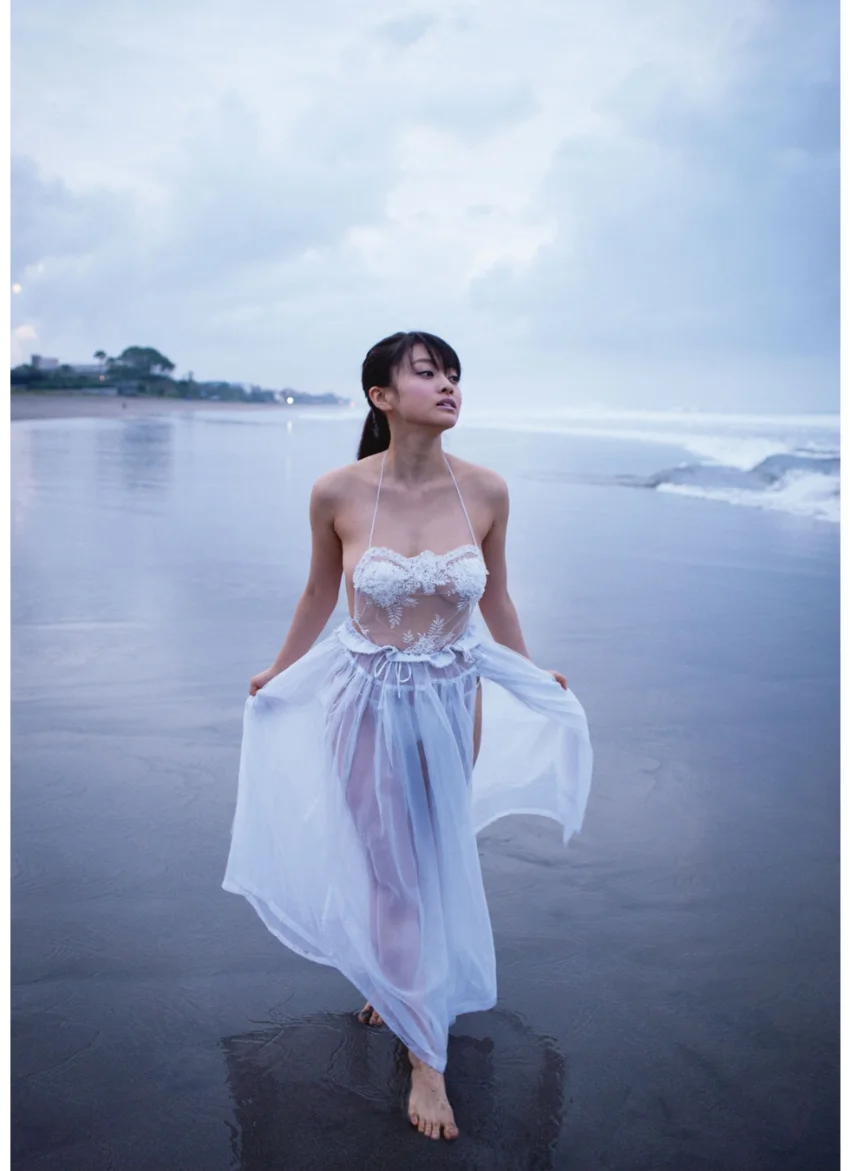 山地まりファースト写真集「処女」 試し読み 3