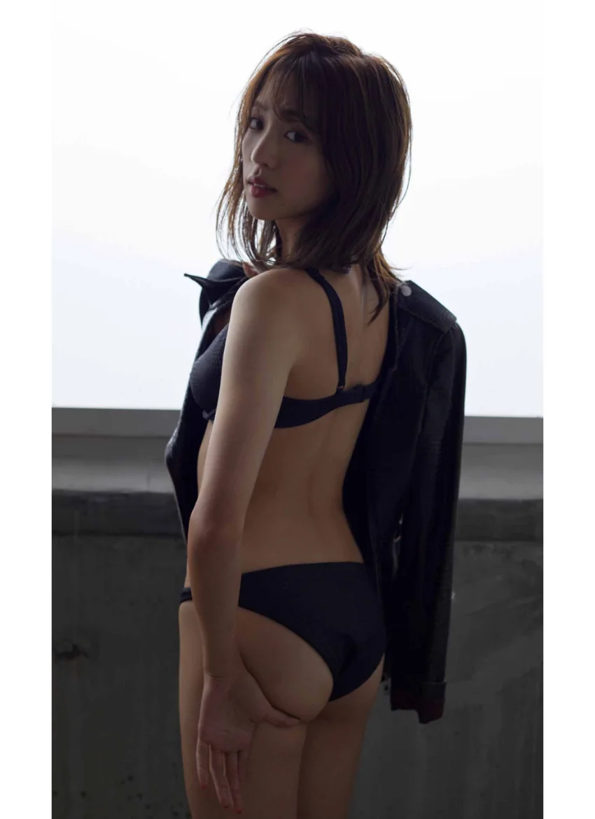 志田友美ファーストソロ写真集「YUUMI」 試し読み 3