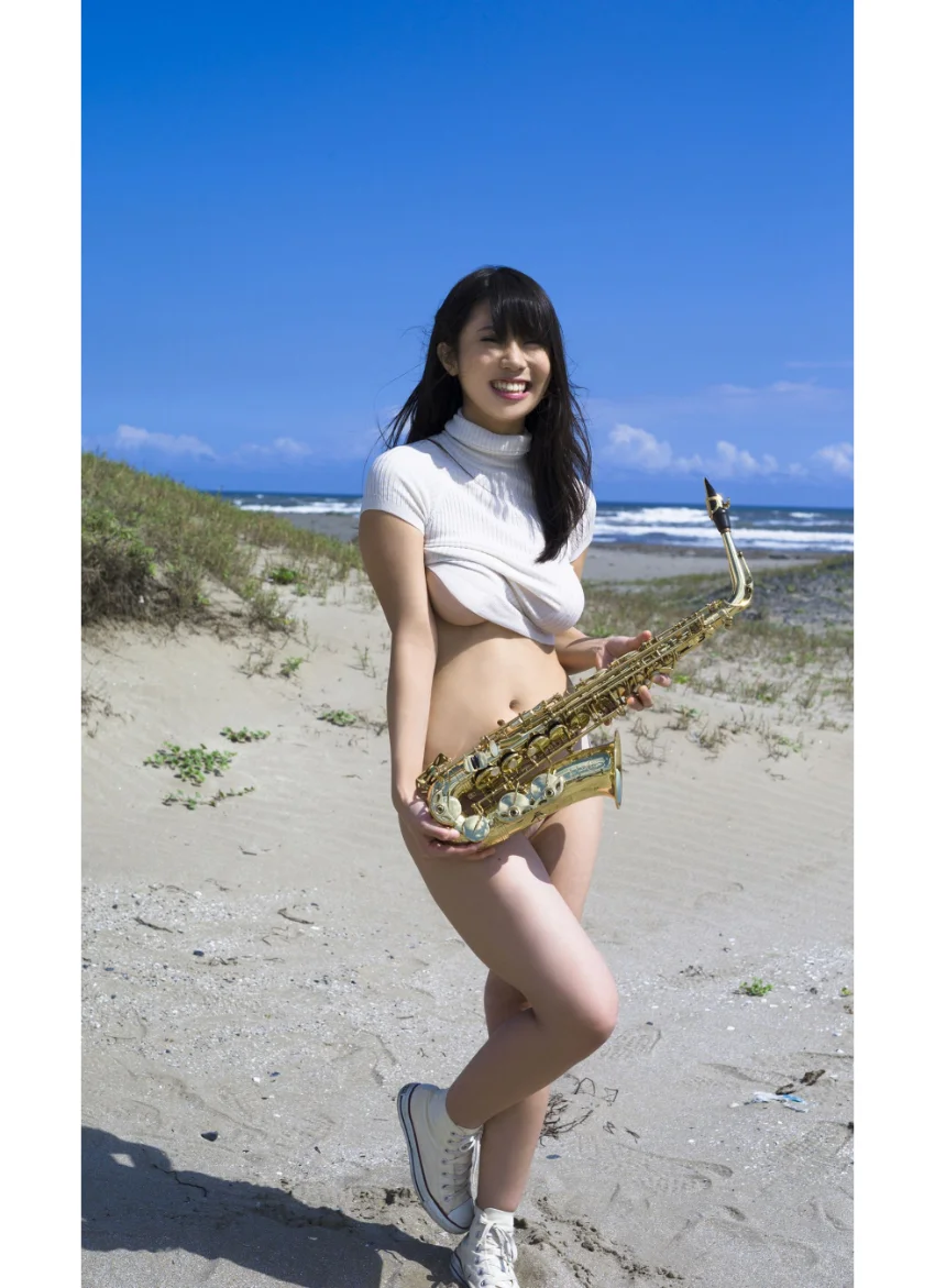 ＜デジタル週プレ写真集＞ 鈴木ふみ奈「鈴木ふみ奈とサックス」 試し読み 5