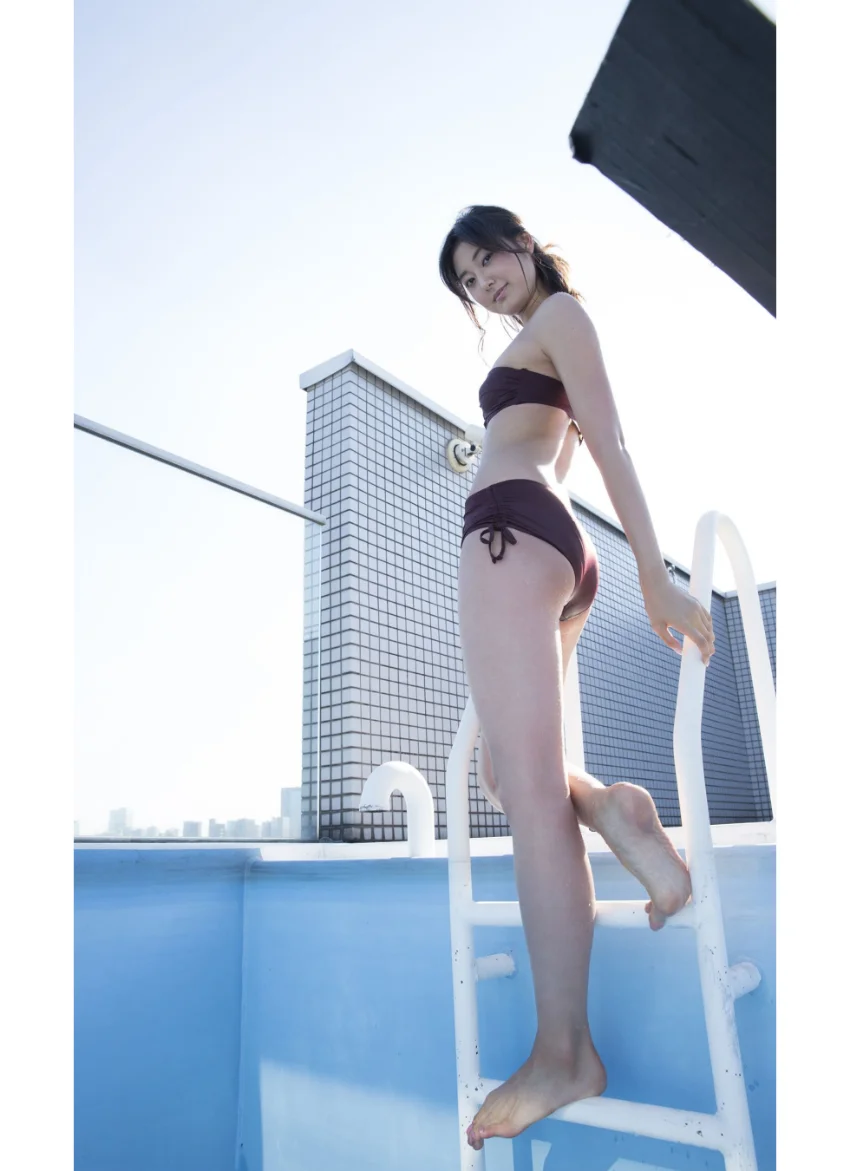 ＜デジタル週プレ写真集＞ 尾花貴絵「股下82cmの脚」 試し読み 4