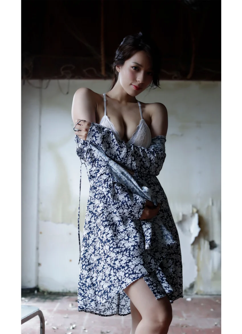 ＜週プレ PHOTO BOOK＞ 小瀬田麻由「すごすぎるカラダ」 試し読み 2