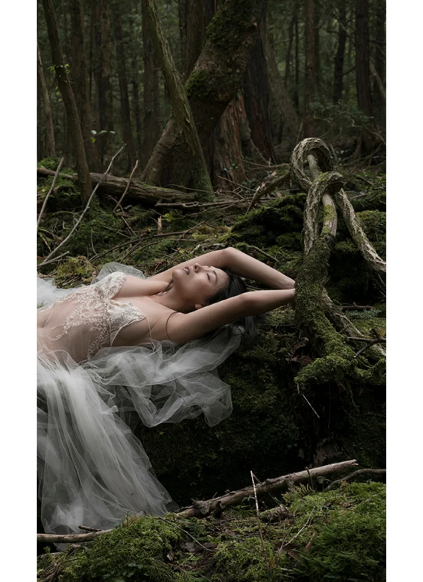 【デジタル限定】川村ゆきえ写真集「Into〜2部作〜 vol.2 Into the DEEP FOREST」 試し読み 2